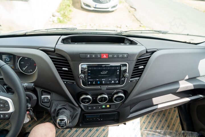 Furgon z żurawiem samochodowym Iveco Daily 70C18 Kran Hyva Pritsche 5 m