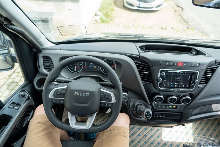 Furgon z żurawiem samochodowym Iveco Daily 70C18 Kran Hyva Pritsche 5 m