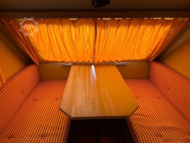 Lakókocsi KIP KOMPAKT KK 300 HUBDACH + HINTERTÜR