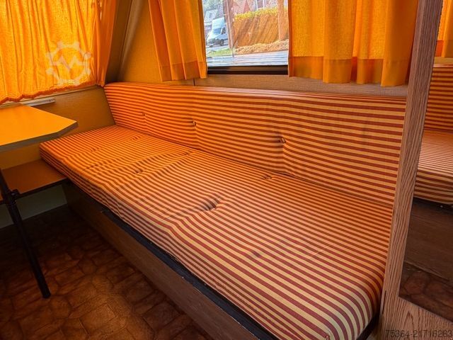 Lakókocsi KIP KOMPAKT KK 300 HUBDACH + HINTERTÜR