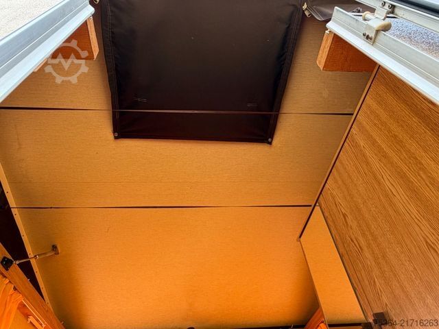 Lakókocsi KIP KOMPAKT KK 300 HUBDACH + HINTERTÜR