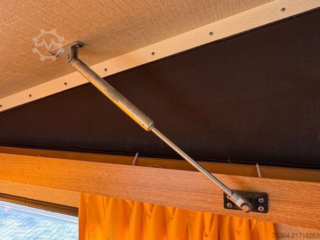 Lakókocsi KIP KOMPAKT KK 300 HUBDACH + HINTERTÜR