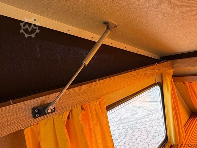 Lakókocsi KIP KOMPAKT KK 300 HUBDACH + HINTERTÜR