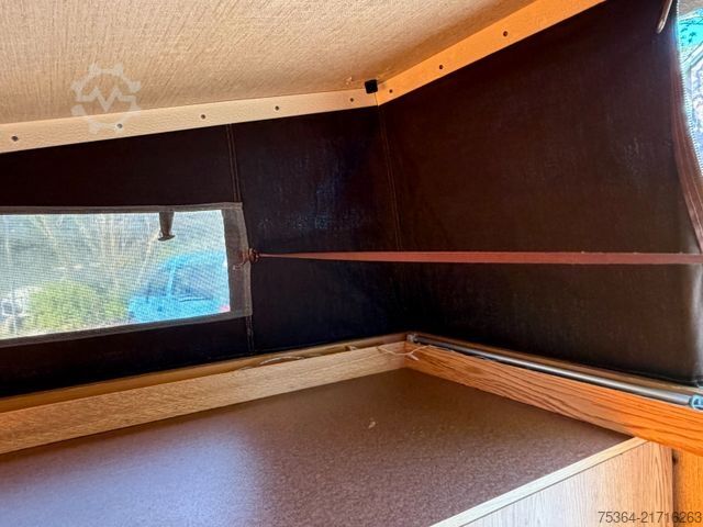 Lakókocsi KIP KOMPAKT KK 300 HUBDACH + HINTERTÜR