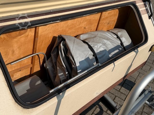 Lakókocsi KIP KOMPAKT KK 300 HUBDACH + HINTERTÜR