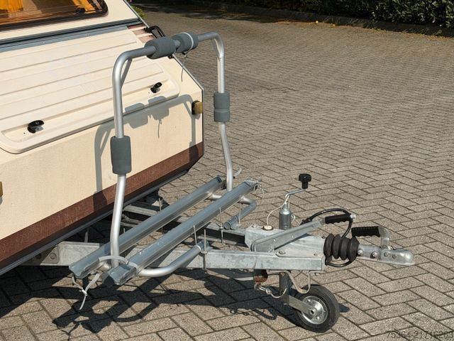 Lakókocsi KIP KOMPAKT KK 300 HUBDACH + HINTERTÜR