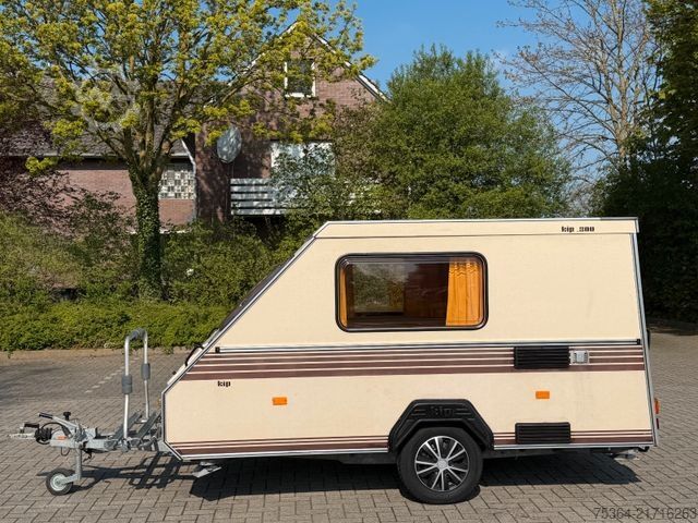 Lakókocsi KIP KOMPAKT KK 300 HUBDACH + HINTERTÜR