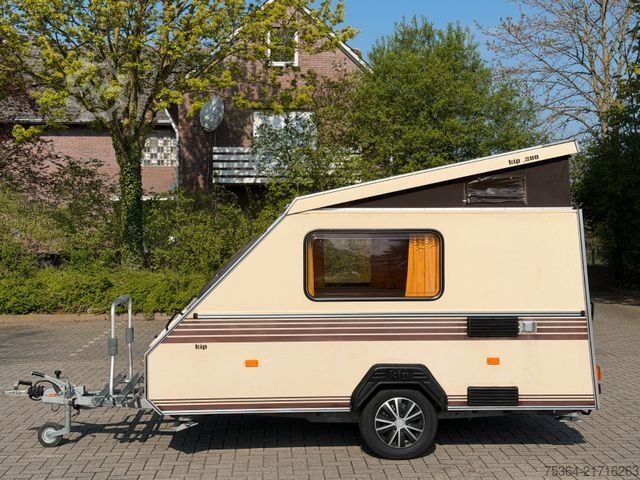 Lakókocsi KIP KOMPAKT KK 300 HUBDACH + HINTERTÜR