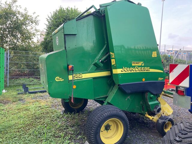 Pulse John Deere 582 Rundballenpresse