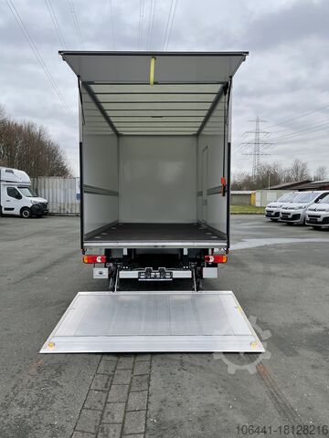 Transporter met koffer Renault Master Koffer LBW 2400 Hoch