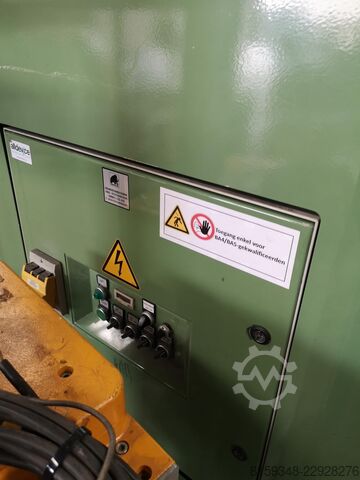 Wieloigłowa maszyna do szycia ściegiem łańcuszkowym Mammut VMK 3 250 CNC 601