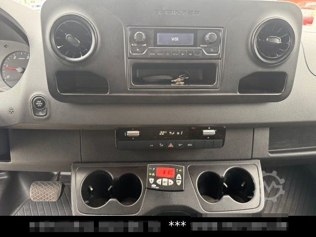 Refrigerator body van MERCEDES-BENZ Sprinter 315 CDi Kühlkoffer Carrier Xarios 300