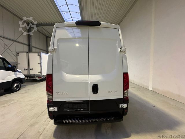 Furgoneta IVECO Daily 35S16 Kastenwagen *Klima*2 stück auf Lager