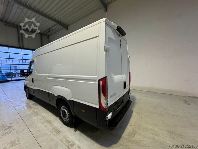 Furgoneta IVECO Daily 35S16 Kastenwagen *Klima*2 stück auf Lager