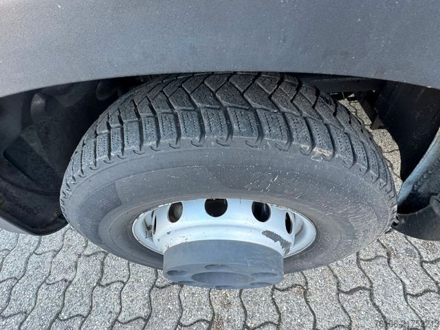 Furgon skrzyniowy IVECO Daily 70C17 Koffer mit Ladebordwand*4 STÜCK*