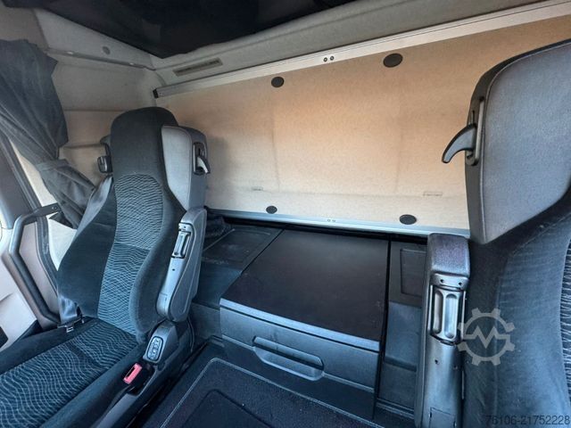 Kutu kamyonu MERCEDES-BENZ Actros 2545 6x2 Getränkewagen