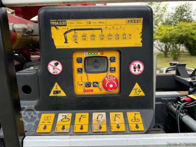 Macara montată pe camion RENAULT Premium Lander 310.26 6x4 Kipper /Kran