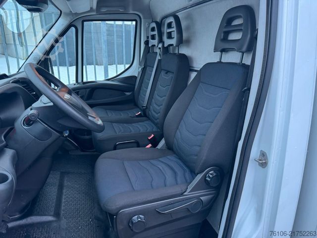 Furgon skrzyniowy IVECO Daily 35S16 Koffer mit Ladebordwand *Klima-aut.*