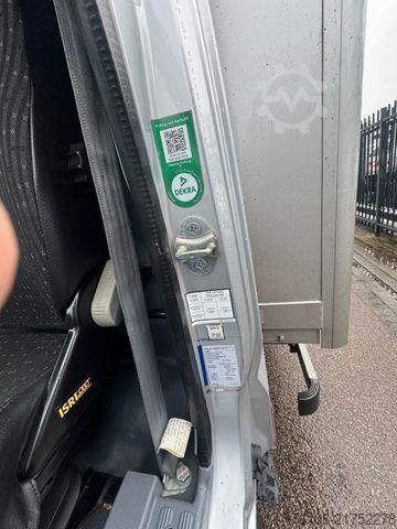 Furgão fechado FUSO Canter 7C18 Koffer mit Ladebordwand *Klima*