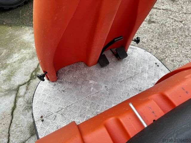 Spazzatrice aspirante uomo a bordo Stolzenberg Twin Top TT 1100 / E Aufsitzkehrmaschine