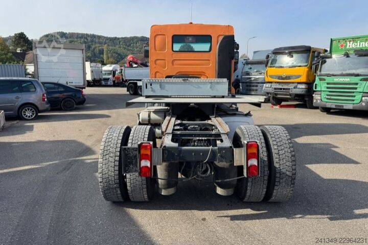 Chassi de caminhão RENAULT Premium 370 4x2