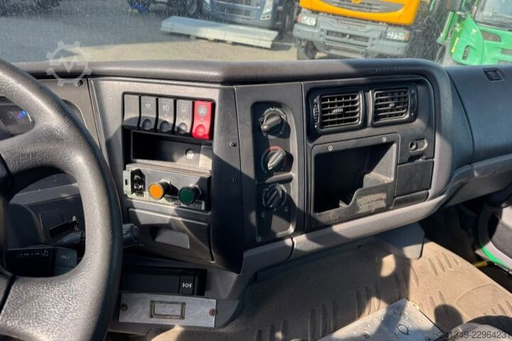 Chassi de caminhão RENAULT Premium 370 4x2