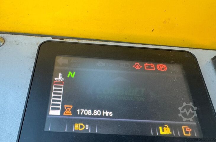 Négymenetes targoncá Combilift C4000/ 2021 year / 1708 hours !!!!