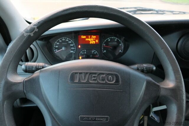 Skåpbil iveco Daily 35 S11 C30C AUTOMATIK KAMERA Regale LUFT DURCHGANG EURO-5 CoC