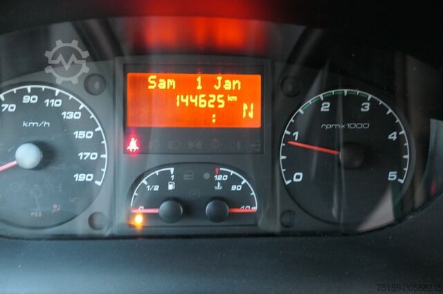 Κλειστό βαν iveco Daily 35 S11 C30C AUTOMATIK KAMERA Regale LUFT DURCHGANG EURO-5 CoC