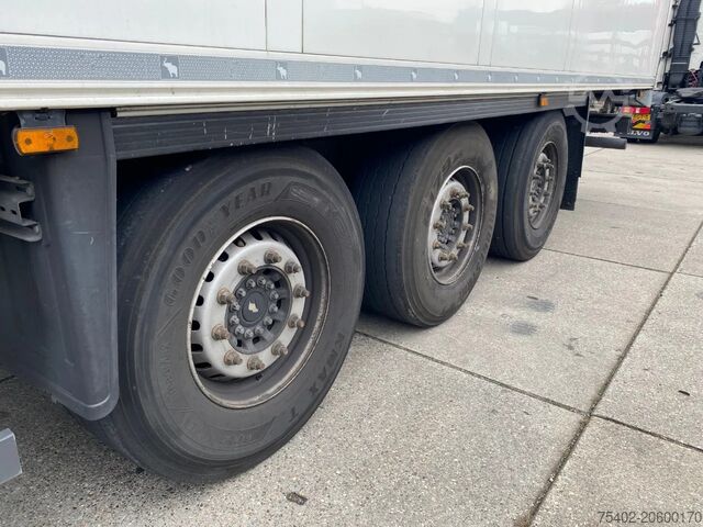 Gekoeld/bevroren transport Schmitz Cargobull SCB*S3B Frigo / Thermo King SLXi 300 / 4876 Die...