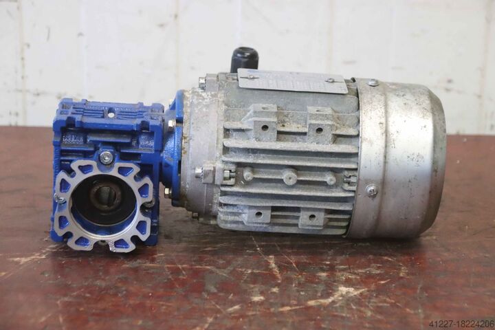 Gear motor 0.12 kW 45 rpm Motovario NHRV/ 030  63A-4