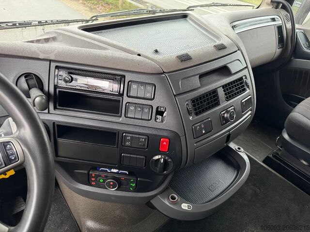 Padrão-SZM DAF XF 480 Spacecab