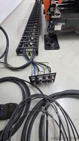 βιομηχανικό ρομπότ KUKA KR 210 R2700-2 (QUANTEC-2) +KL 4000