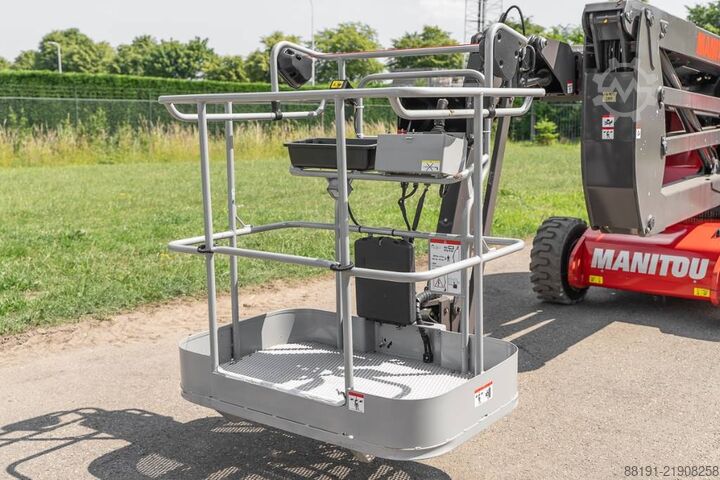 Kloubová teleskopická pracovní plošina Manitou 150 AET JC 3D
