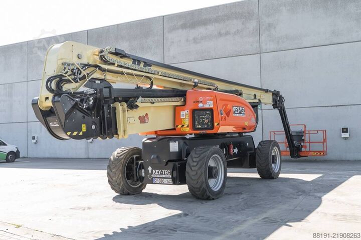 Teleskopická plošina JLG 1250 AJP