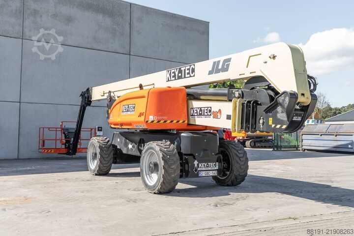Teleskopická plošina JLG 1250 AJP