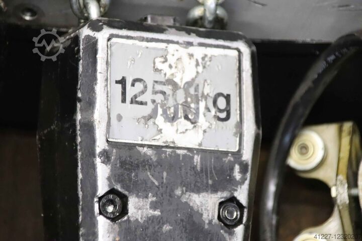Ανυψωτικό αλυσίδας με σασί 2000 kg HADEF CH3