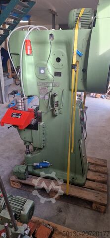 Pressa eccentrica Weingarten AV10