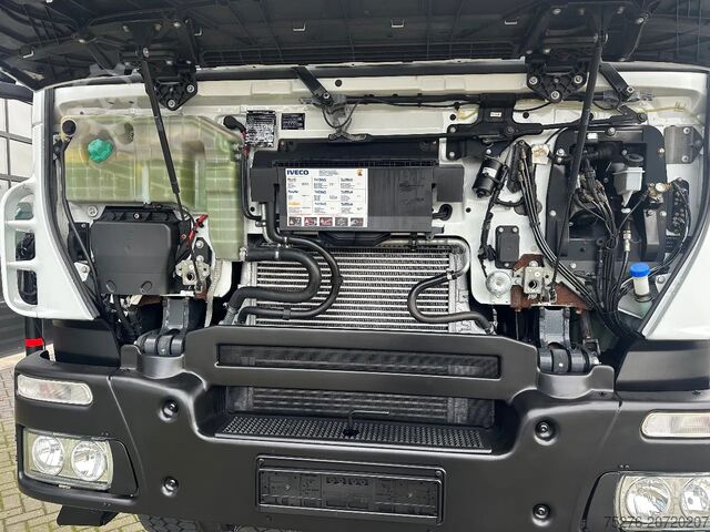 Darus teherautó Iveco Trakker 410 4x4 Hiab 244-5 + Fly jib , winch 12...