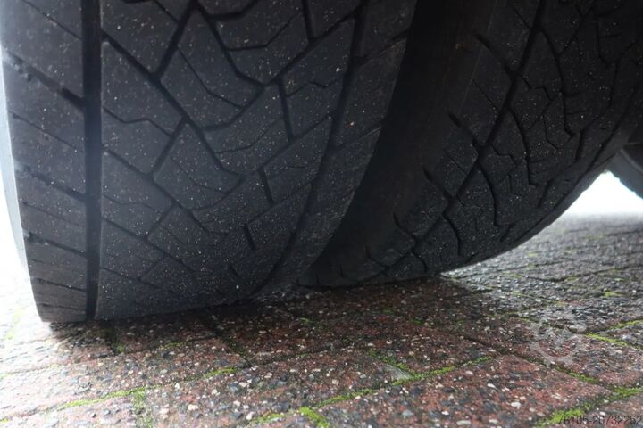 Box body Mercedes-Benz Actros 1840 L Bakwagen + Bar klep 2000 KG + Geï...