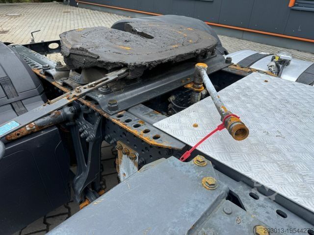 Standard SZM MERCEDES-BENZ Arocs 2142 4x4H SZM Euro 6 Kipphydraulik