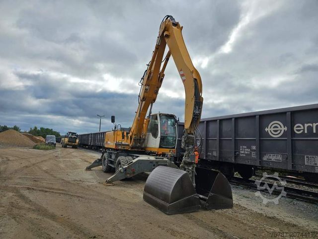 Mobile excavator LIEBHERR A 904-2 C Litronic mit fahrbarer  Kabine, Klima