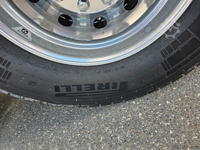 Standard tractor unit VOLVO Volvo 460 neues Modell, full Option, 2 Kreis Hyd