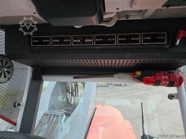 Container stacker Liebeherr LRS V 645 Reachstacker/ Contlader