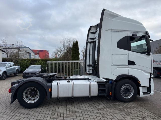 Standardowy ciągnik siodłowy IVECO S-Wax 480/Intarder/Hydraulik/Navi/Spoiler/EURO6D