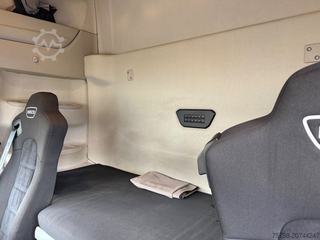 Standardowy ciągnik siodłowy IVECO S-Wax 480/Intarder/Hydraulik/Navi/Spoiler/EURO6D