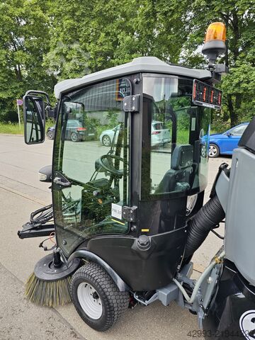 Balayeuse de voirie Kärcher MIC34