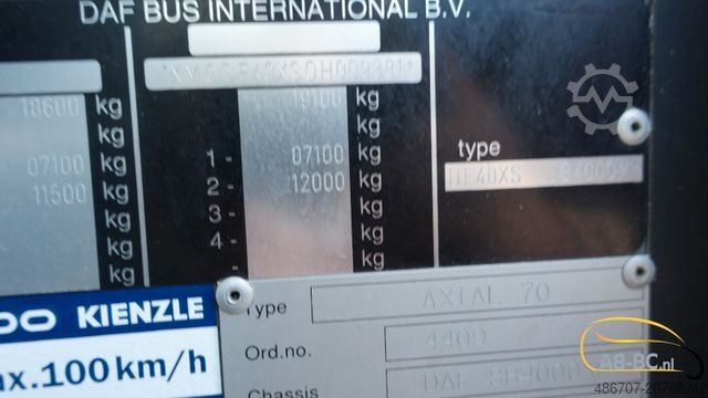 Touringcar BERKHOF Axial SB4000 - 51 Sitze Analoge Tacho