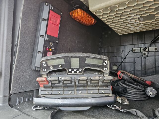 Crane truck Volvo FH 540 8x4*4 / HIAB 548E-9 CRANE + WINCH / KRAN