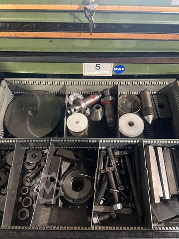 Fraiseuse universelle conventionnelle à outils Correa F3UA